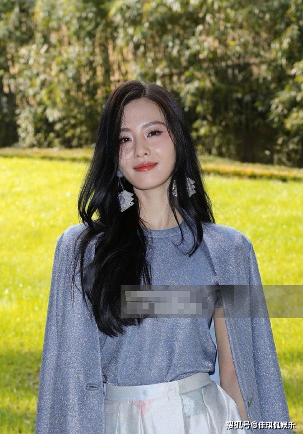 巴黎时装周这一夜,女星们的"真实面貌",治好了我的容貌焦虑_唐嫣_明星