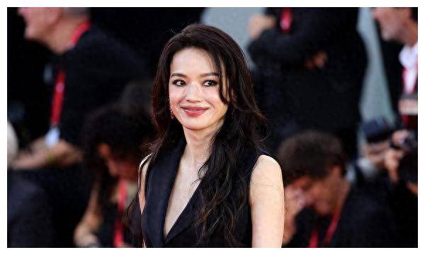 舒淇晒超强肌肉手臂照,自曝奇怪"病情"!_生活_问题_治疗