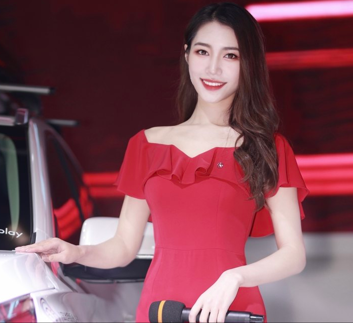 四川电视台经济频道《吃八方》嘉宾主持 成都安全生产月主持人,昆明