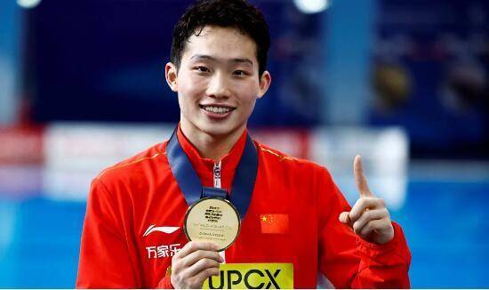 跳水世界杯男板预赛王宗源50分优势排名第一 郑九源收豹尾列第三_动作