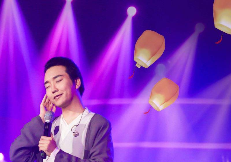 因星光大道爆红的李玉刚,贫穷草根出身,做过服务员也曾打杂_家庭_中国