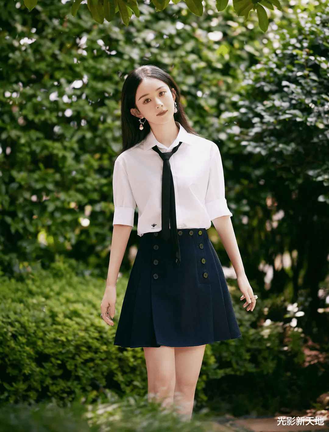 原创赵丽颖杂志封面遭群嘲被批照片修过头陈漫再次失手