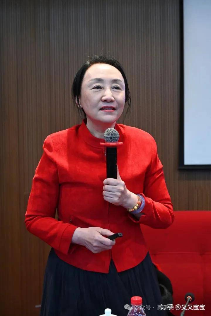 综合处教培督导刘延曦老师,感恩婚姻与家庭杂志社刘萍总编以及薇华老