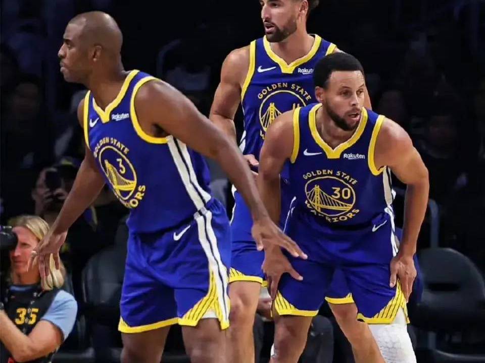NBA ：三连胜！勇士120比105大胜猛龙队，无法忽视小将穆迪越来越好_巴恩斯_球员_保罗
