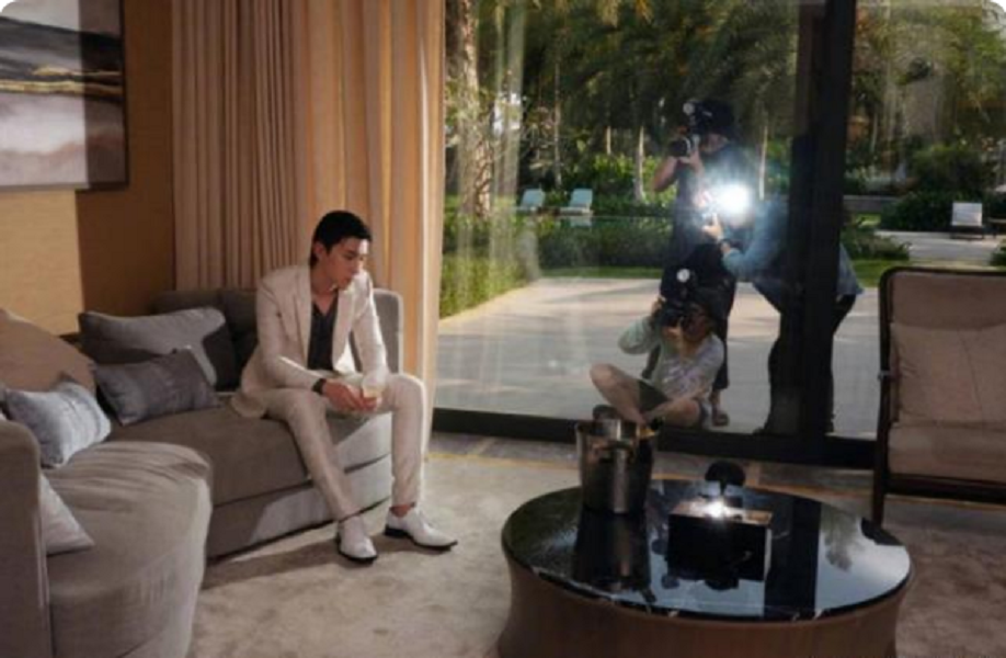 原创邓伦凌晨开工被赞敬业曾在节目抽烟引热议粉丝态度两极化严重