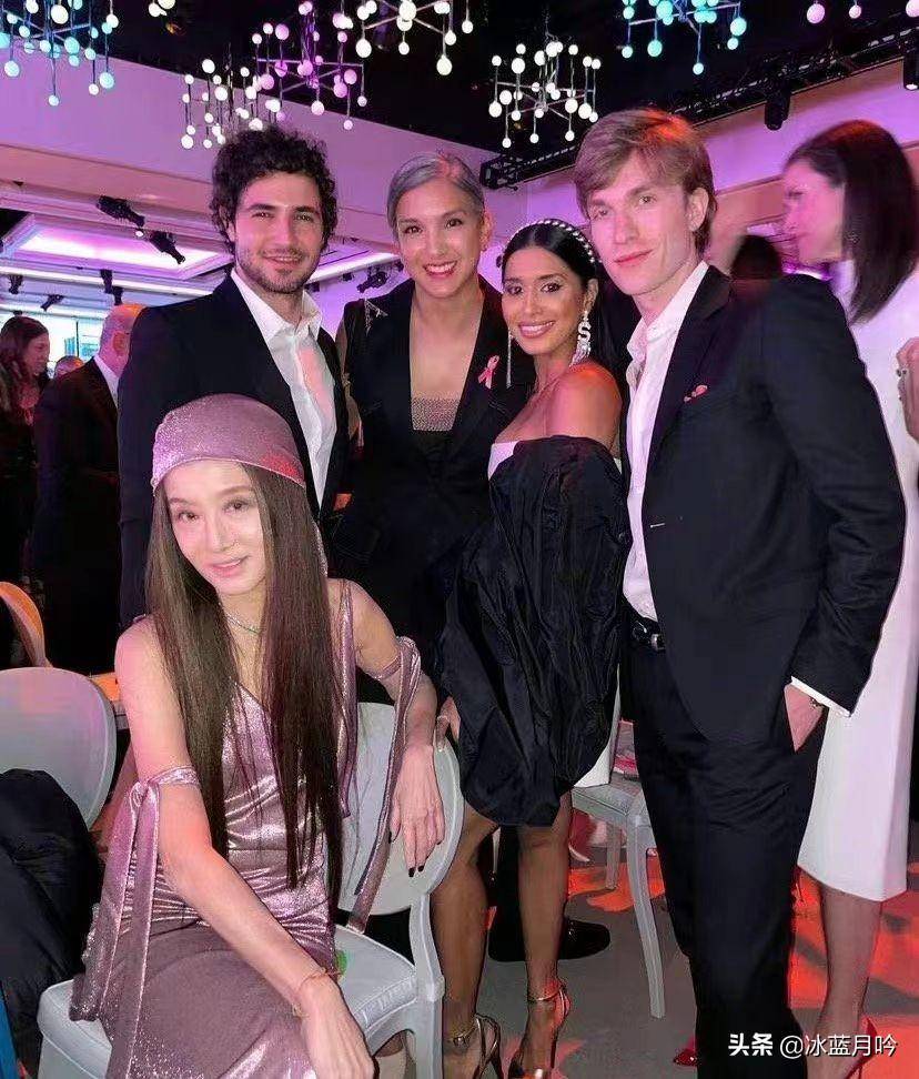 母亲是奉系军阀吴俊升的女儿,有着比较深厚的社会联系.