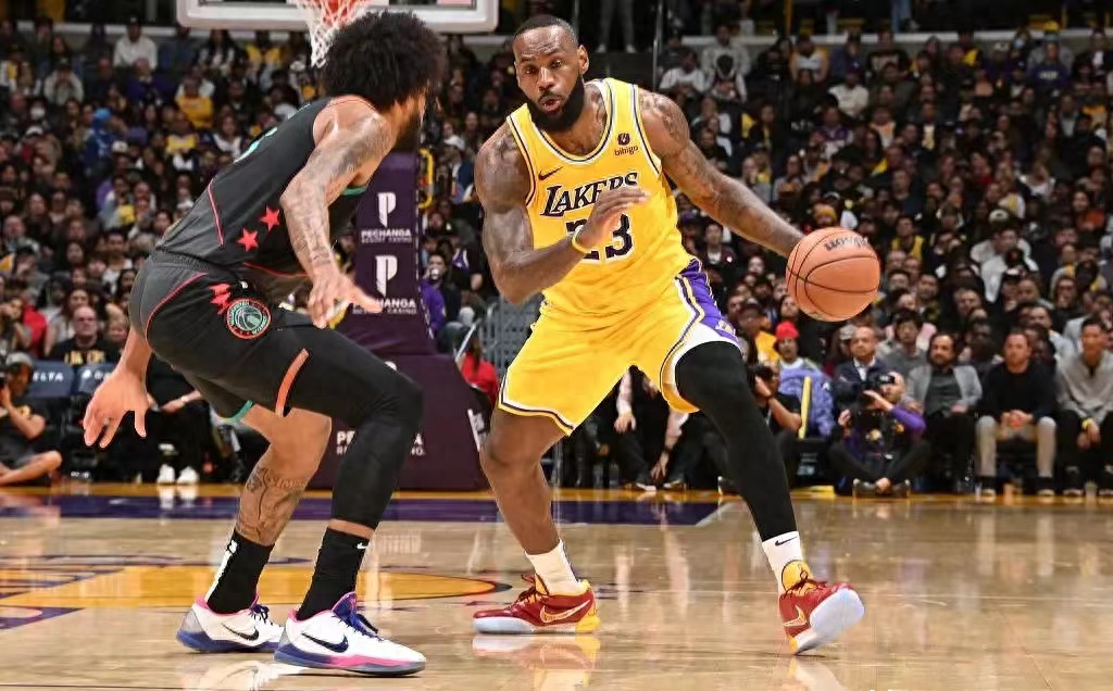 詹姆斯"411计划"即将完成_球员_比赛_得分