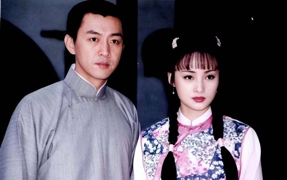 《雍正小蝶年羹尧》播出24年,演员境况差距大,男二转行养藏獒