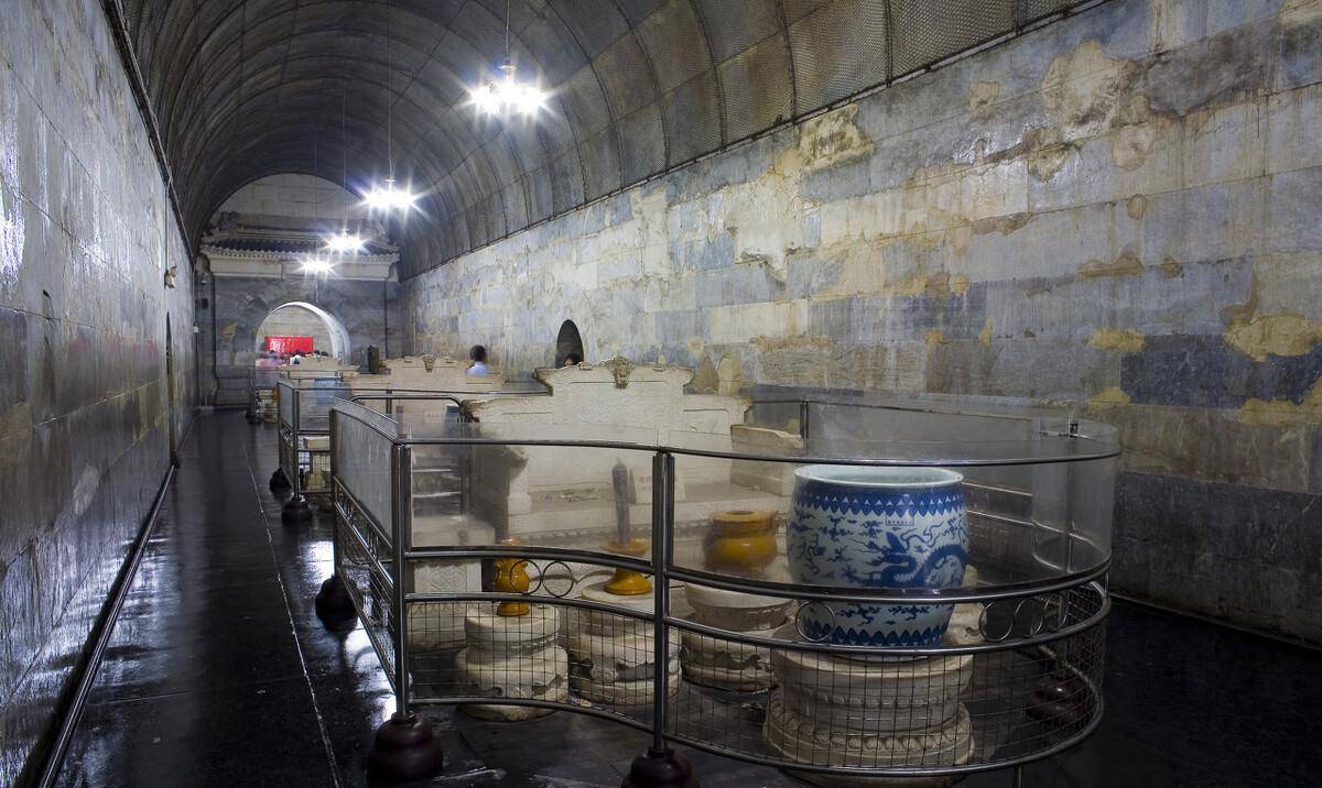 北京明定陵地宫武则天是在临终前才提出与高宗合葬乾陵要求的,之前并