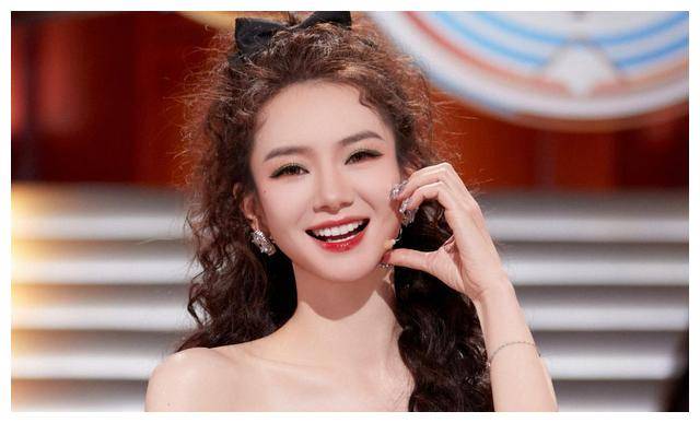 在2020年,素人团选综艺依然火热,观众们渴望芒果可以加入这个领域.