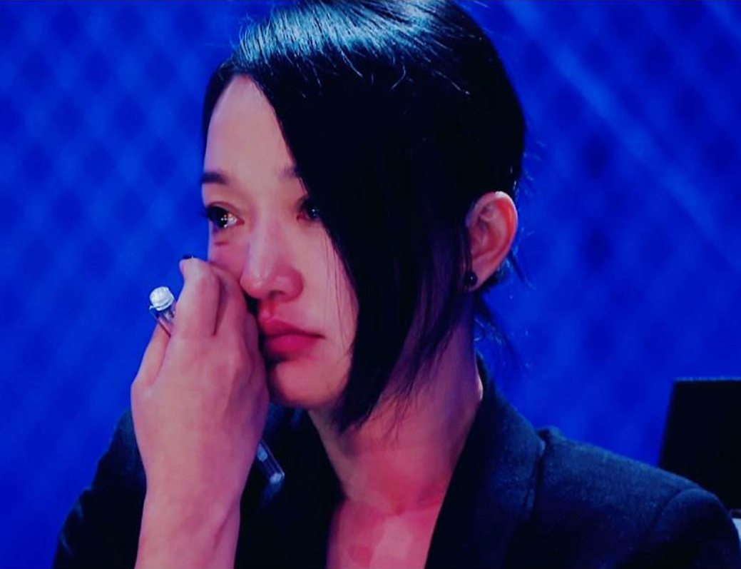 原创知名演员周迅分手2年恋上小13岁男友47岁的她生活恣意潇洒