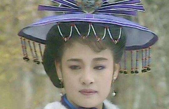 讲述了一代大侠胡斐的成长历程以及他与程灵素,袁紫衣,苗若兰之间的