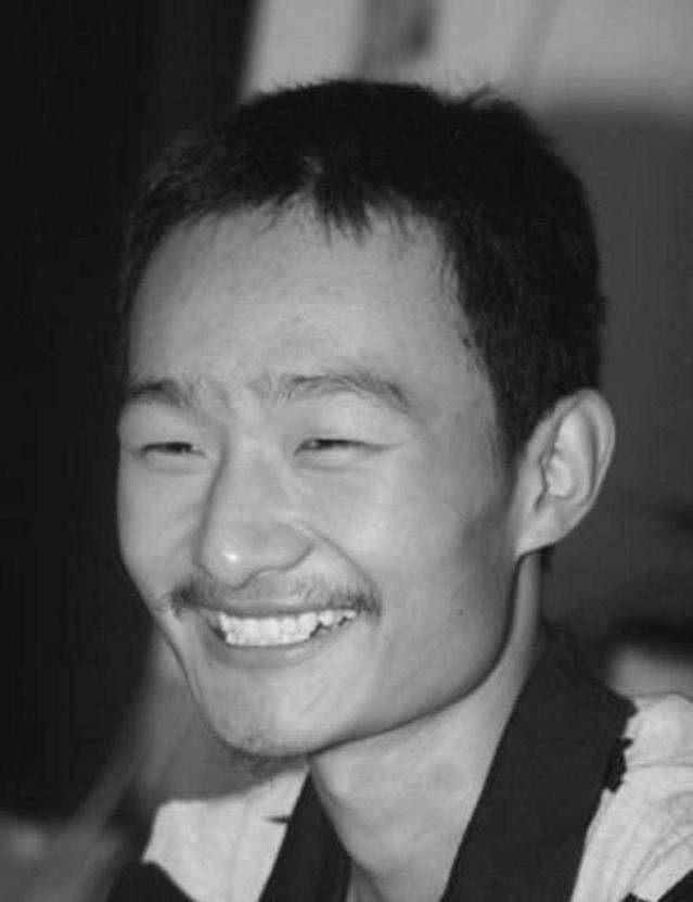 高考史上排行前两名:一个满分750一个749,当初风光