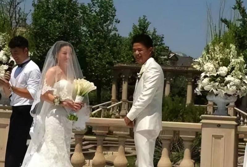 他追9年才娶了妻,因为妻子怕疼做了13年"丁克",余生只想宠着她_王瑾