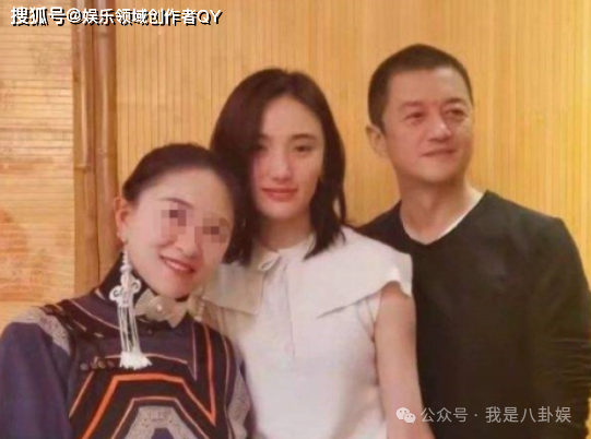 李嫣成熟不像学生,李亚鹏直播中泪诉困境_婚姻_生活_感情