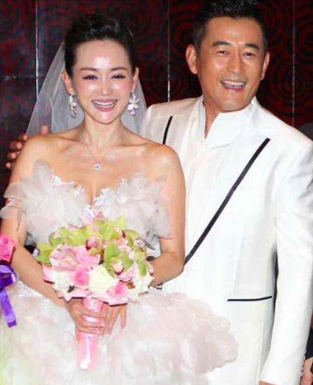 那年2004年,王志飞被小16岁的张歆艺吸引,回家就要和妻子分手