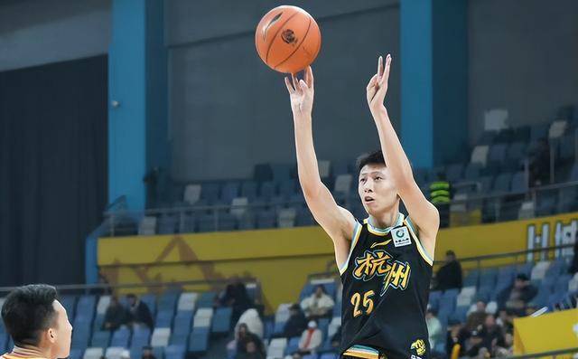 原创浙江广厦vs上海男篮威瑟斯庞首秀许钟豪正式回归cctv5直播