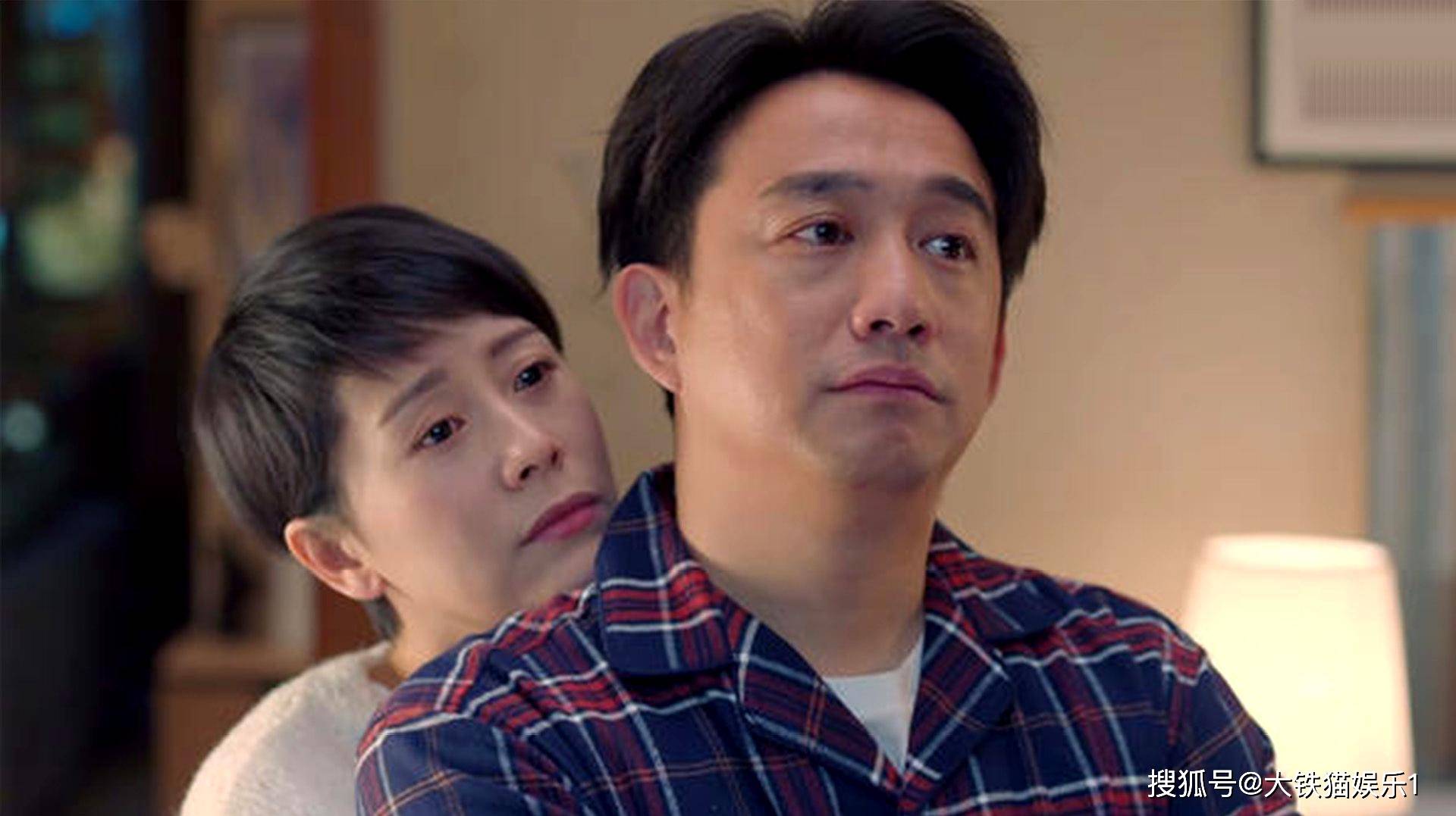 为奇,这15位明星连姓都换了,女主持称改姓对不起老爸_名字_本名_尹正