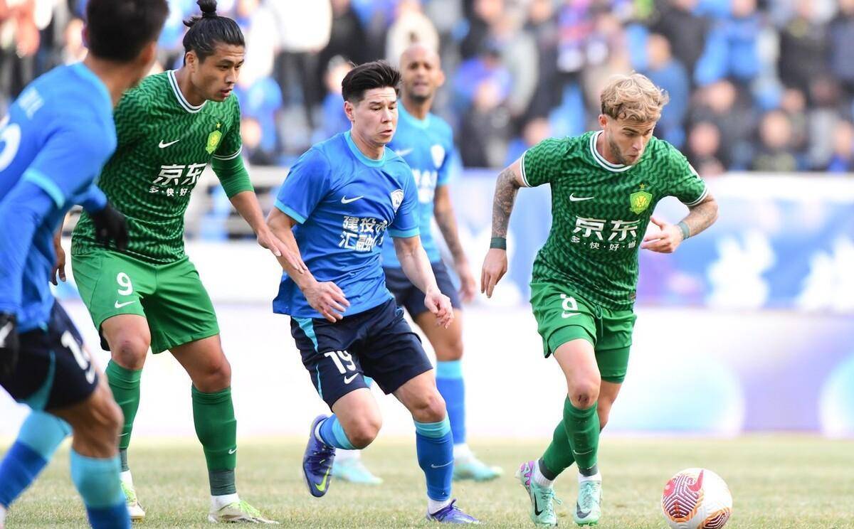 北京国安2-0战胜沧州,榆林军练三中卫,下轮对阵泰山成试金石_比赛