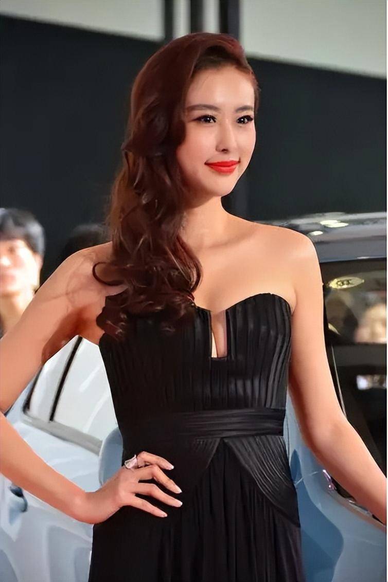 女模特兽兽:前任泄露私密照,全网皆知,后嫁到外国,生活如意_杨迪_工作