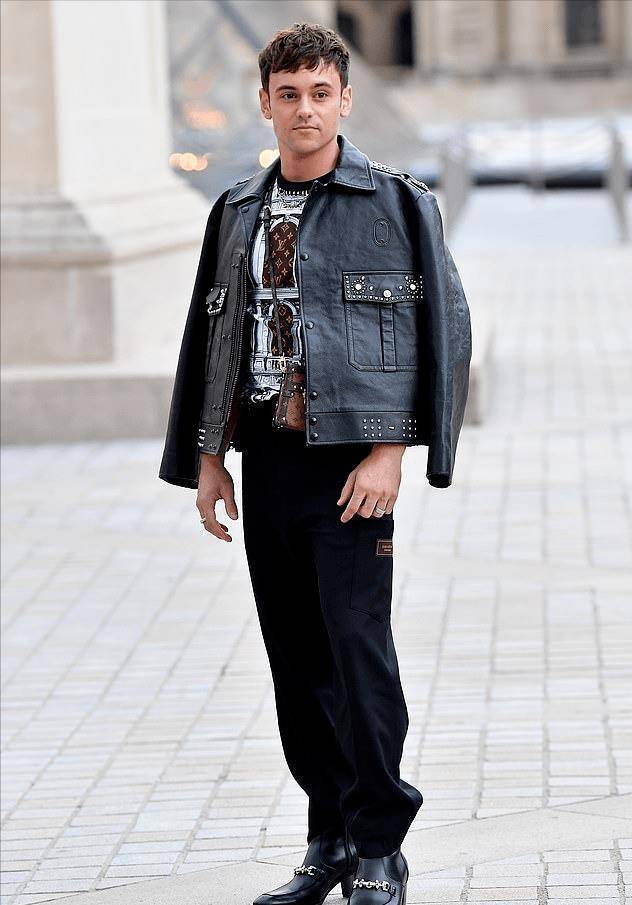 穿高跟鞋太个性,黑皮衣超酷_daly_时尚_奥运会