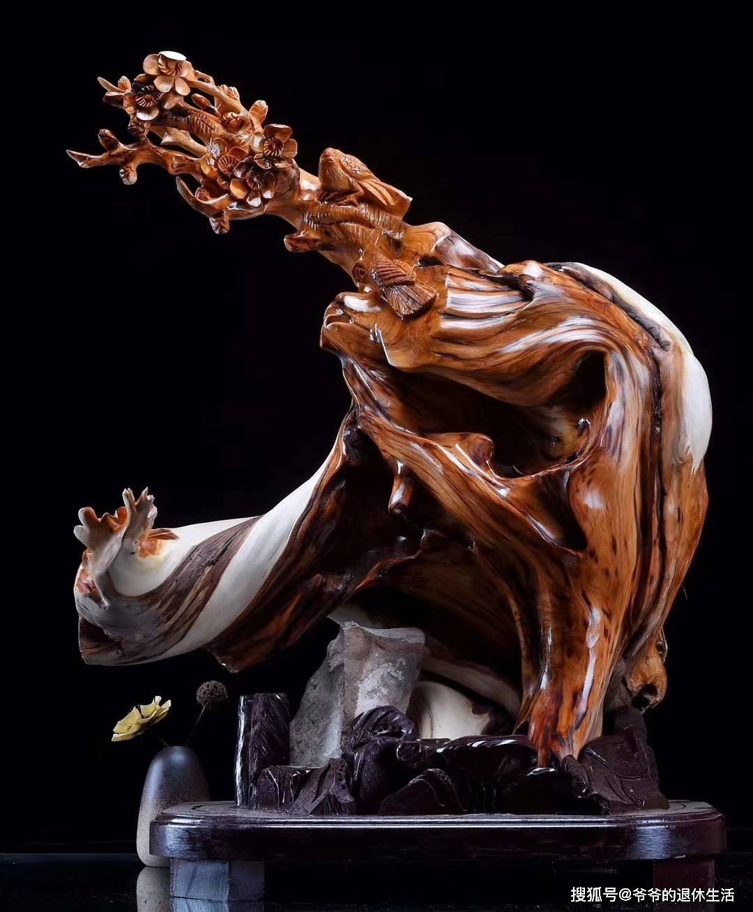 为什么有钱人都喜欢收藏崖柏根雕艺术品?_工艺品_传承_千年