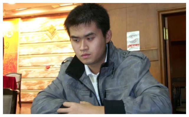 王天一是一个象棋天才,他凭借着天赋,勤奋和对软件的巧妙运用,成为了