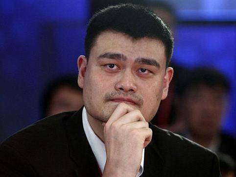 嫁给体重超400斤的姚明是什么感觉?