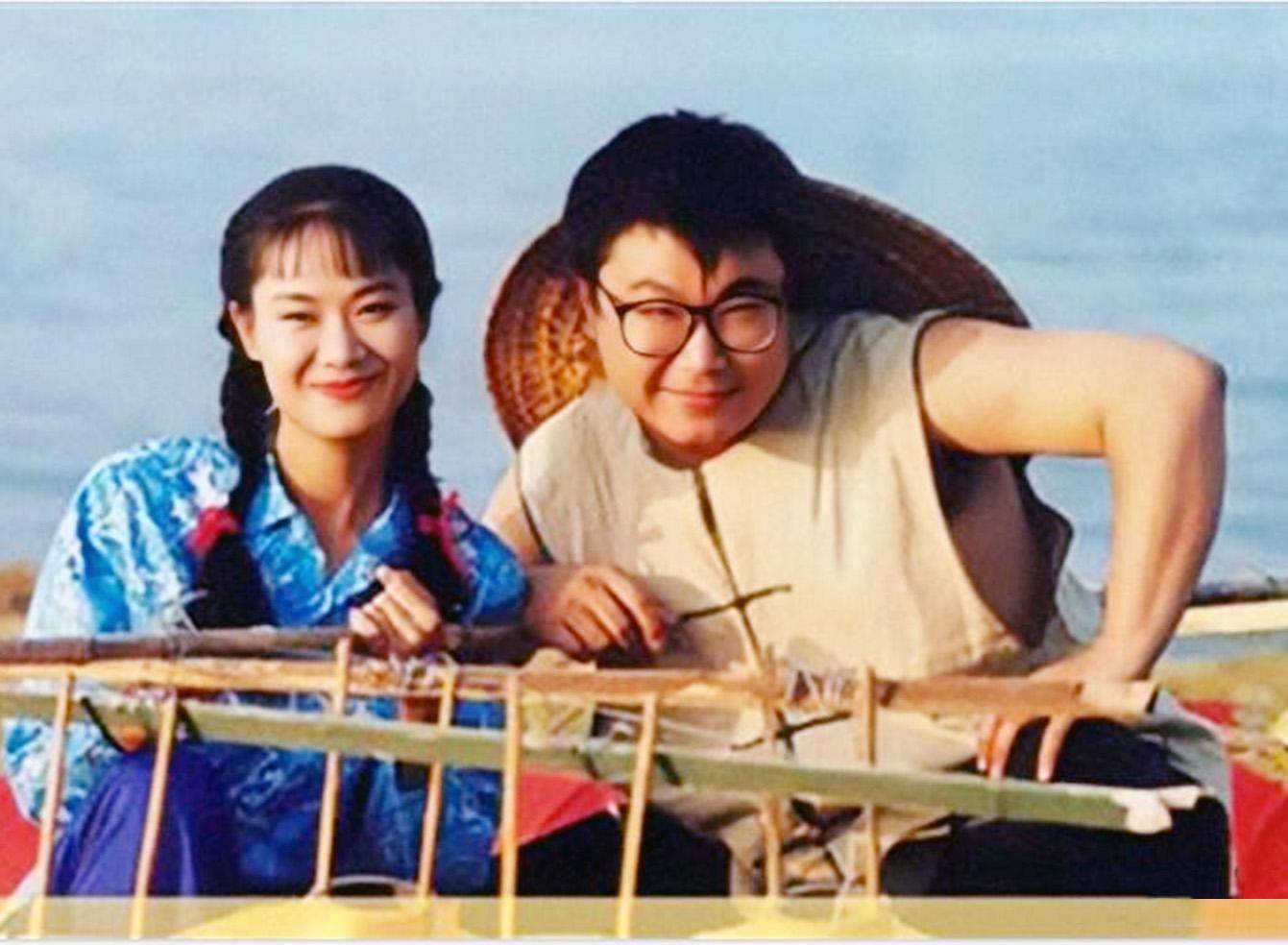 原创歌手于文华生下女儿就被抛弃转身嫁给网恋小伙后她怎样了