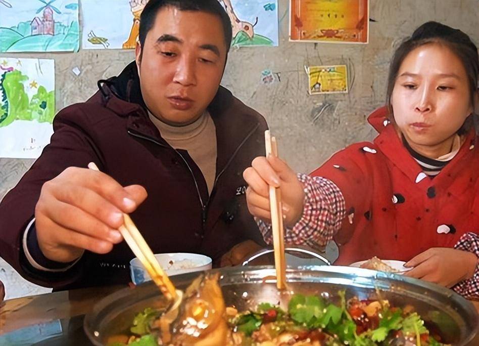 从农村主妇到千万网红,被央视点赞的网红桃子姐,现在怎样了?