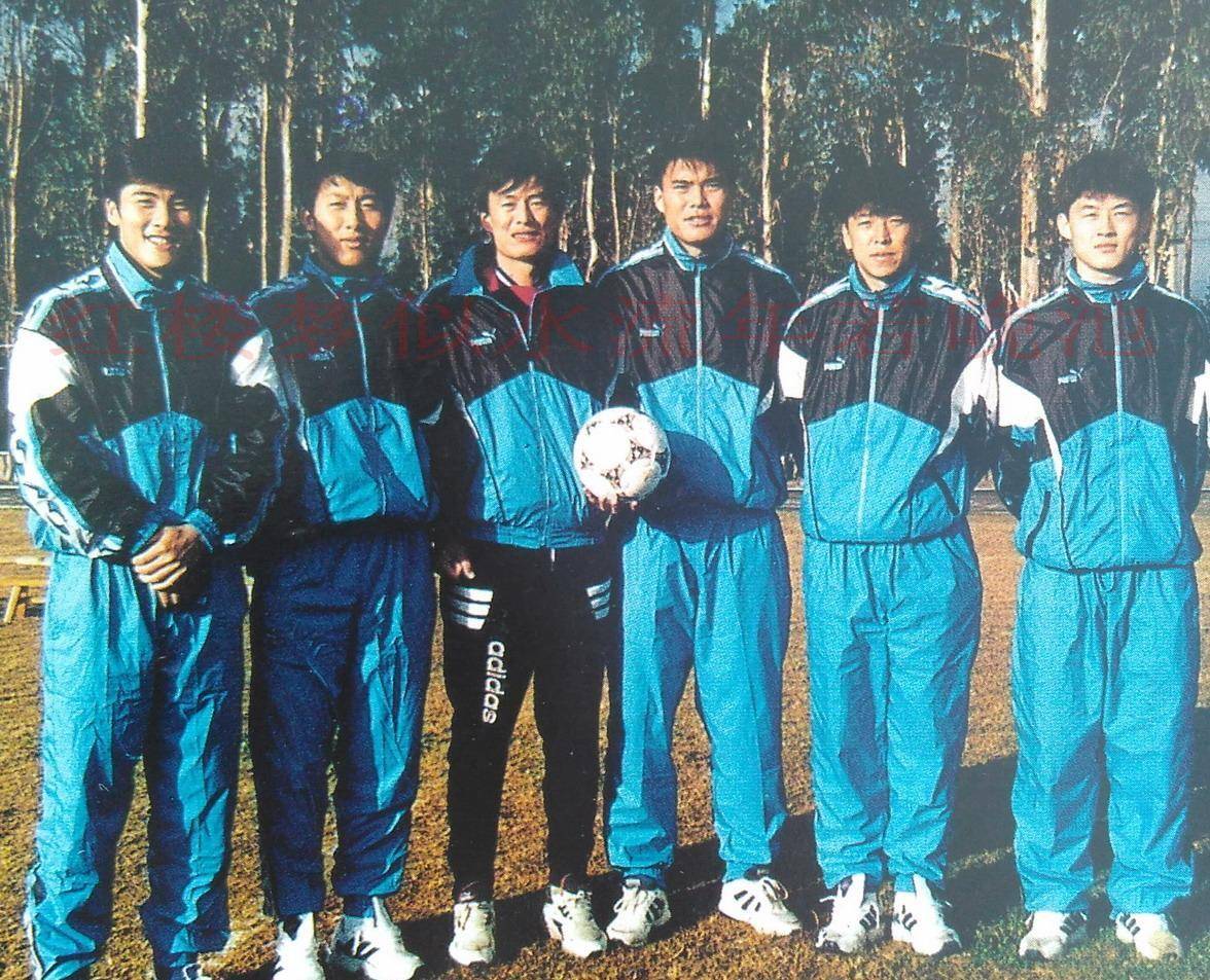 1997登喜路杯国足3-0波黑 李铁等4小天鹅大放异彩_球员_比赛_李金羽