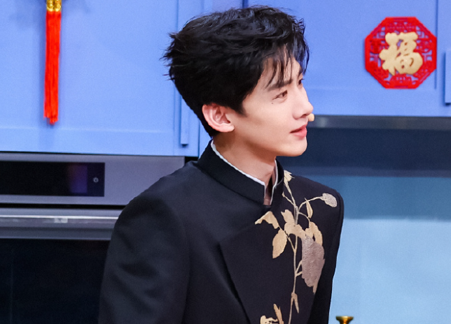 原创春晚白敬亭c位疑云央视微妙表态揭露不为人知的一面