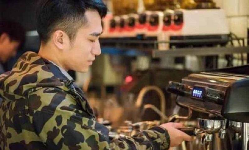 但是聂云宸依然没有放弃创新开发,在芝士奶盖茶的基础上,他推出了茶饮