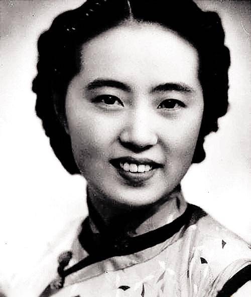 民国的前卫婚姻:罗隆基妻子竟代他出面约会女朋友,转