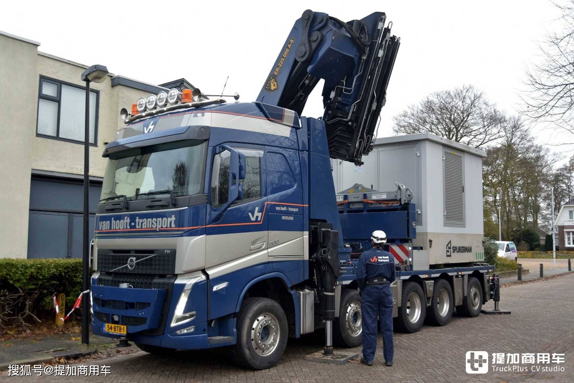 带你见识一台沃尔沃fh底盘5轴随车吊,还可以做牵引车,性能强悍