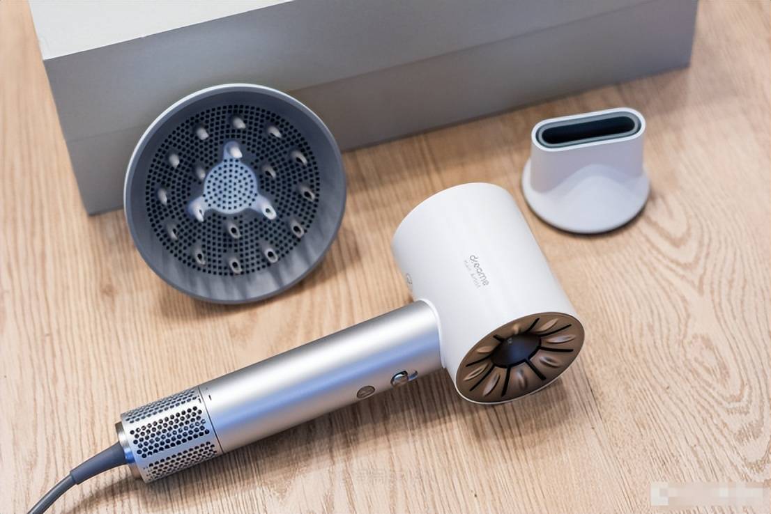 哪个品牌的电吹风比较好?5款一流单品汇总!_头发_技术_产品