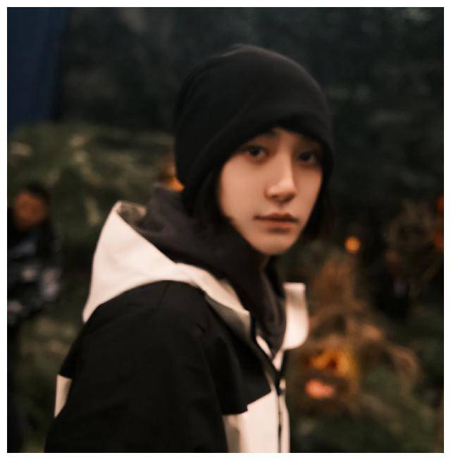 男主曝光引期待!_侯明昊_造型_观众