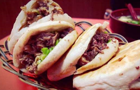 过年回到家乡必须要吃的就是驴肉火烧,无论走到哪里都难忘这味道_脂肪