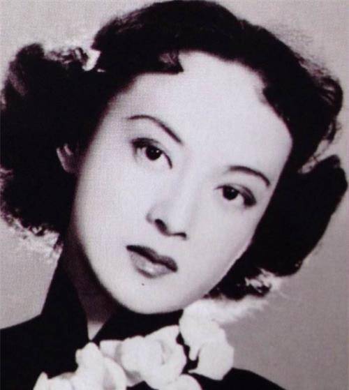 爱妻离世不到三天,59岁的他就娶小12岁童星,女儿却将她告上法庭_慕容