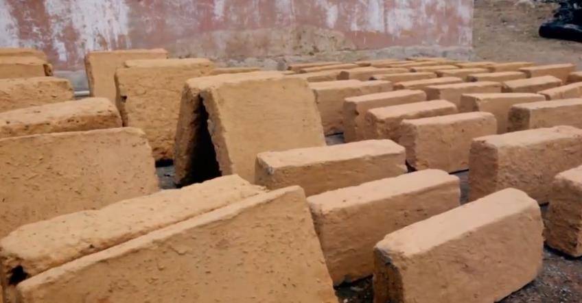 未经过烧灼的砖坯汉代之后,砖石结构的长城数量越来愈多,相关的制作