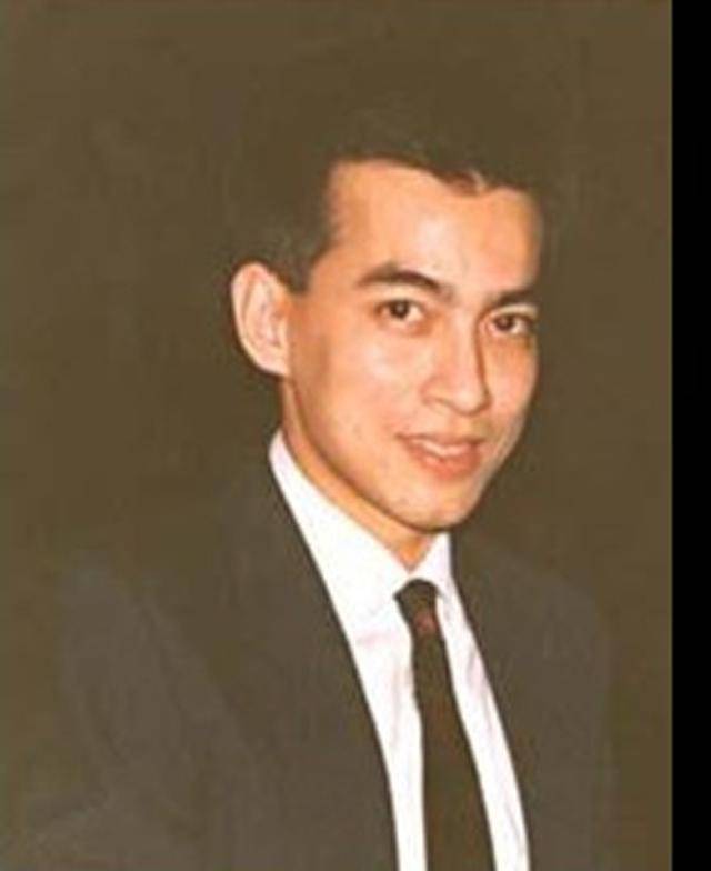 国王生了两个儿子,一个像天使,一个像魔鬼_王子和_莫尼克_西哈莫尼