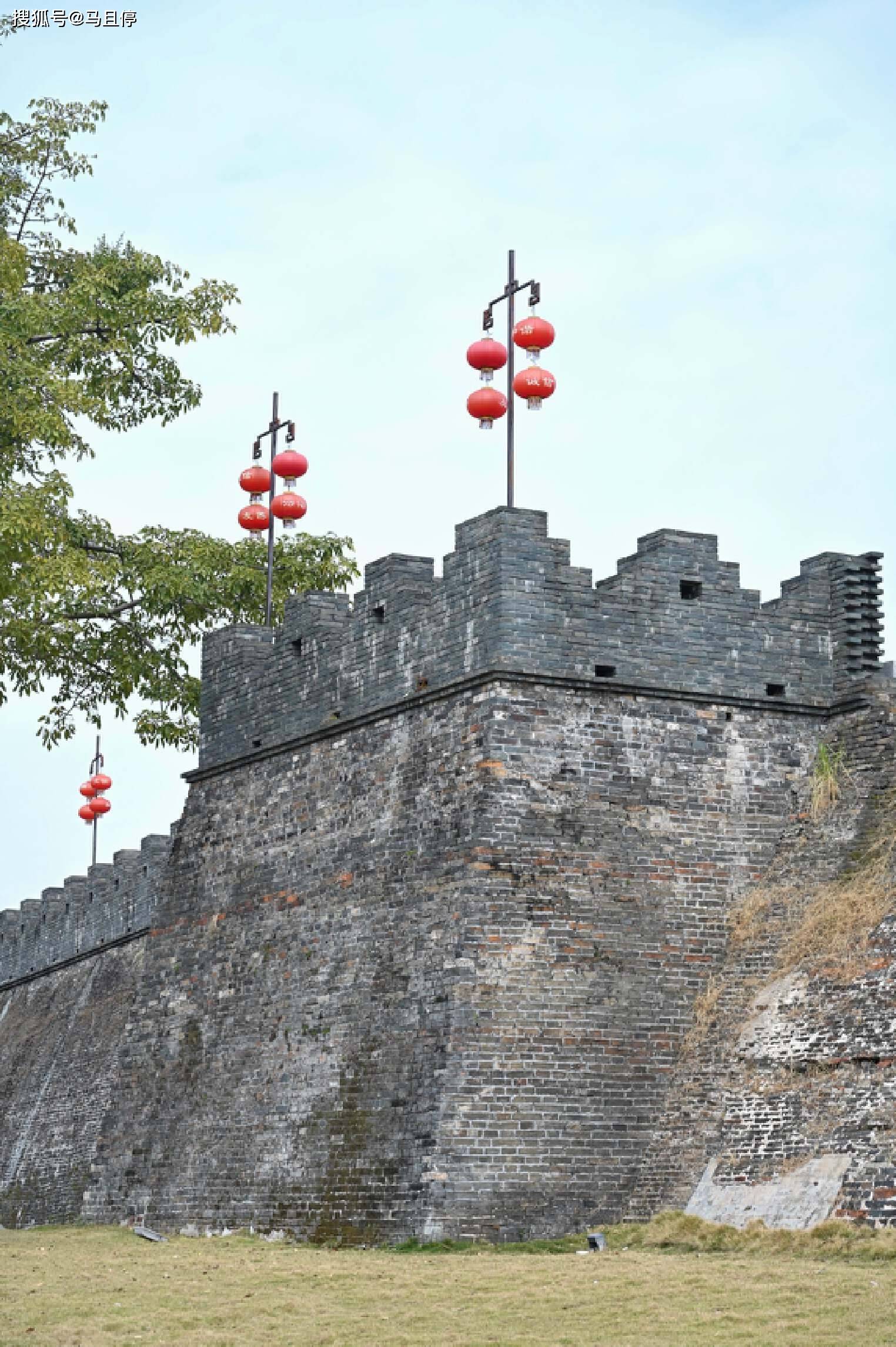 73第一天,上午去爬一爬宋城墙,定位朝天门就可以到达,肇庆城墙最早