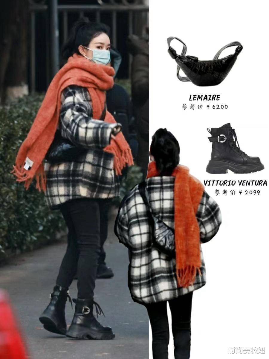 赵丽颖带火了一种"少女穿搭",水手服 百褶裙 贝雷帽,好甜美_围巾_红色