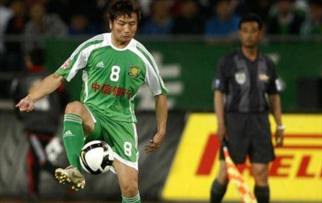 原创杨璞看上小11岁美妻长腿拒为70万踢假球现扎根青训