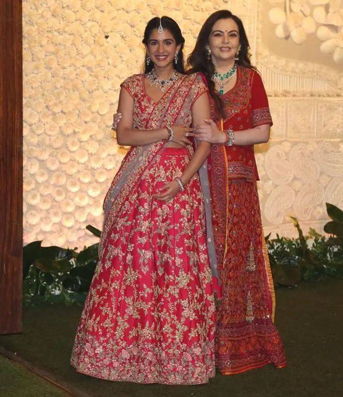 原创亚洲首富小儿子减肥200斤复胖婚前派对花11亿蕾哈娜唱歌比尔盖茨