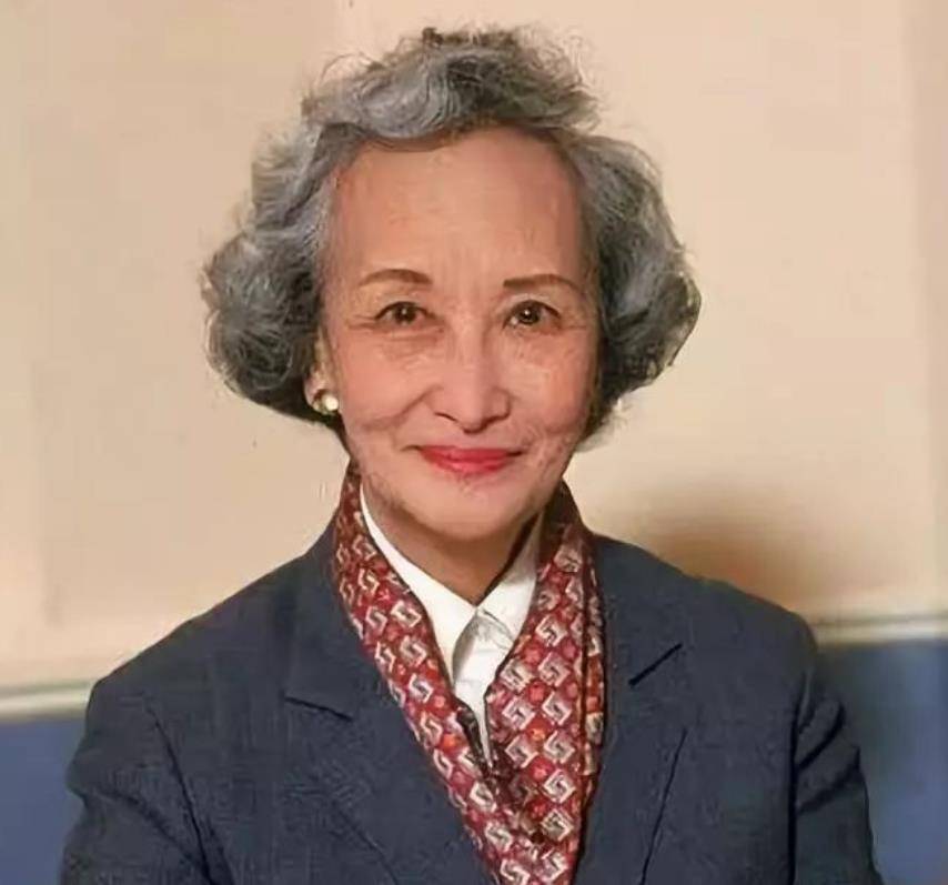 民国最后的名媛郑念:关在狱中6年受尽折磨,95岁仍惊艳世人!