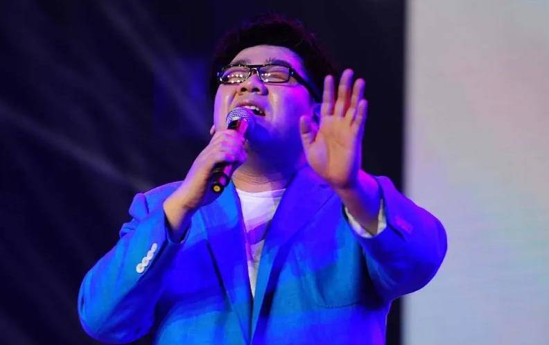 原创不可一世的盲人歌手杨光也走到了早前