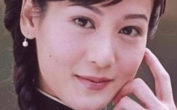 多年饰演不少作品,没有任何名气,结婚后退出大屏幕_明星_时候_邱琦雯