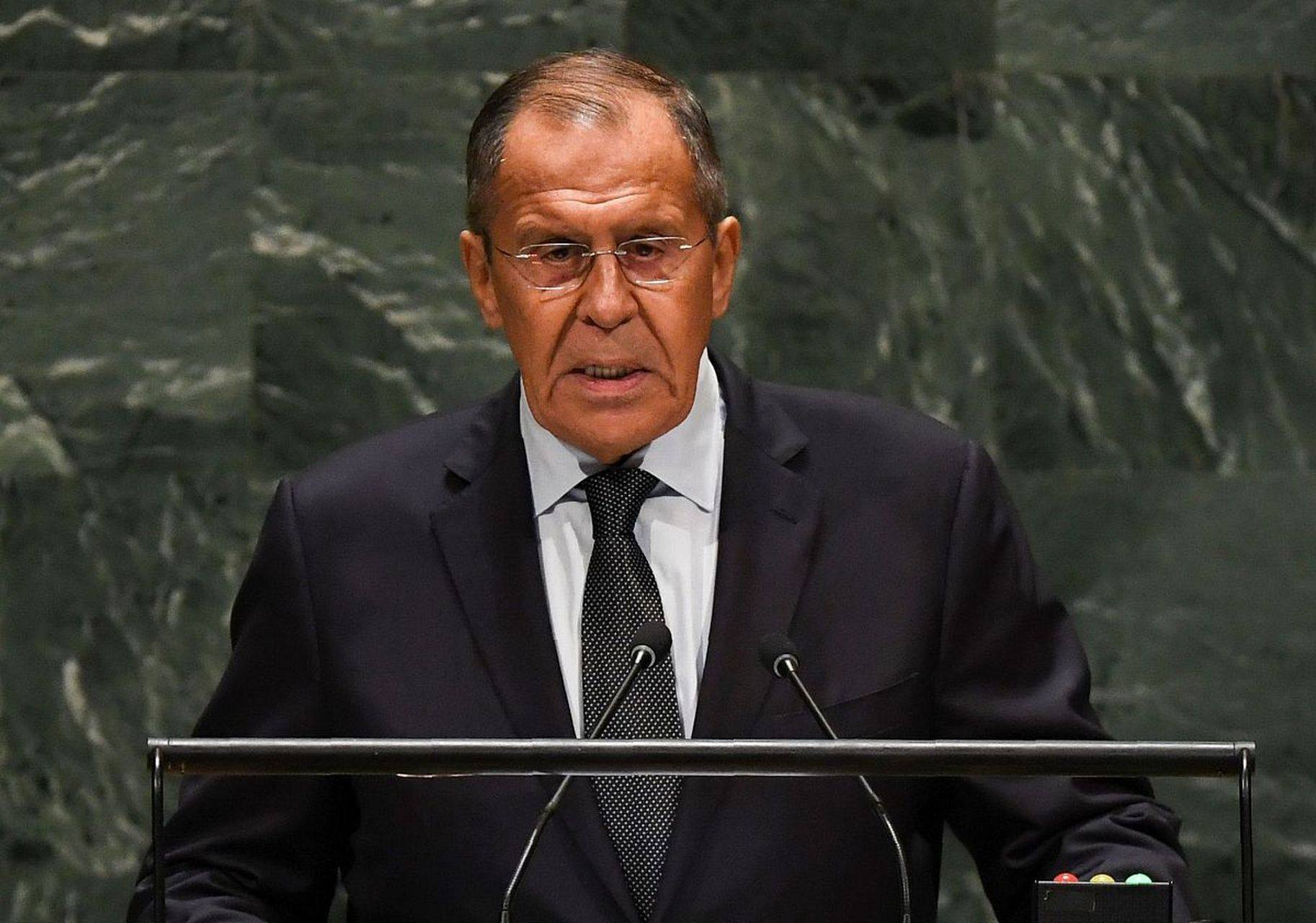 俄罗斯外交部长拉夫罗夫的嗅觉很敏锐,他察觉到马克龙的态度很有问题