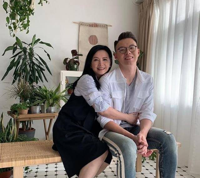 原创56岁的曾华倩经历三段感情都以失败告终真的都是男人的问题